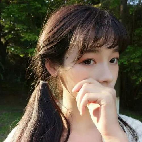 网红女孩吃瓜图像,揭秘娱乐圈幕后真相