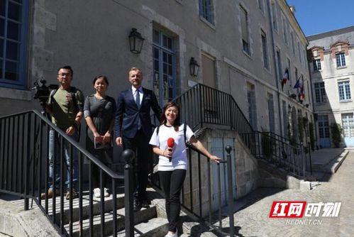 网红古装吃瓜事件视频播放,视频播放量惊人，揭秘幕后真相